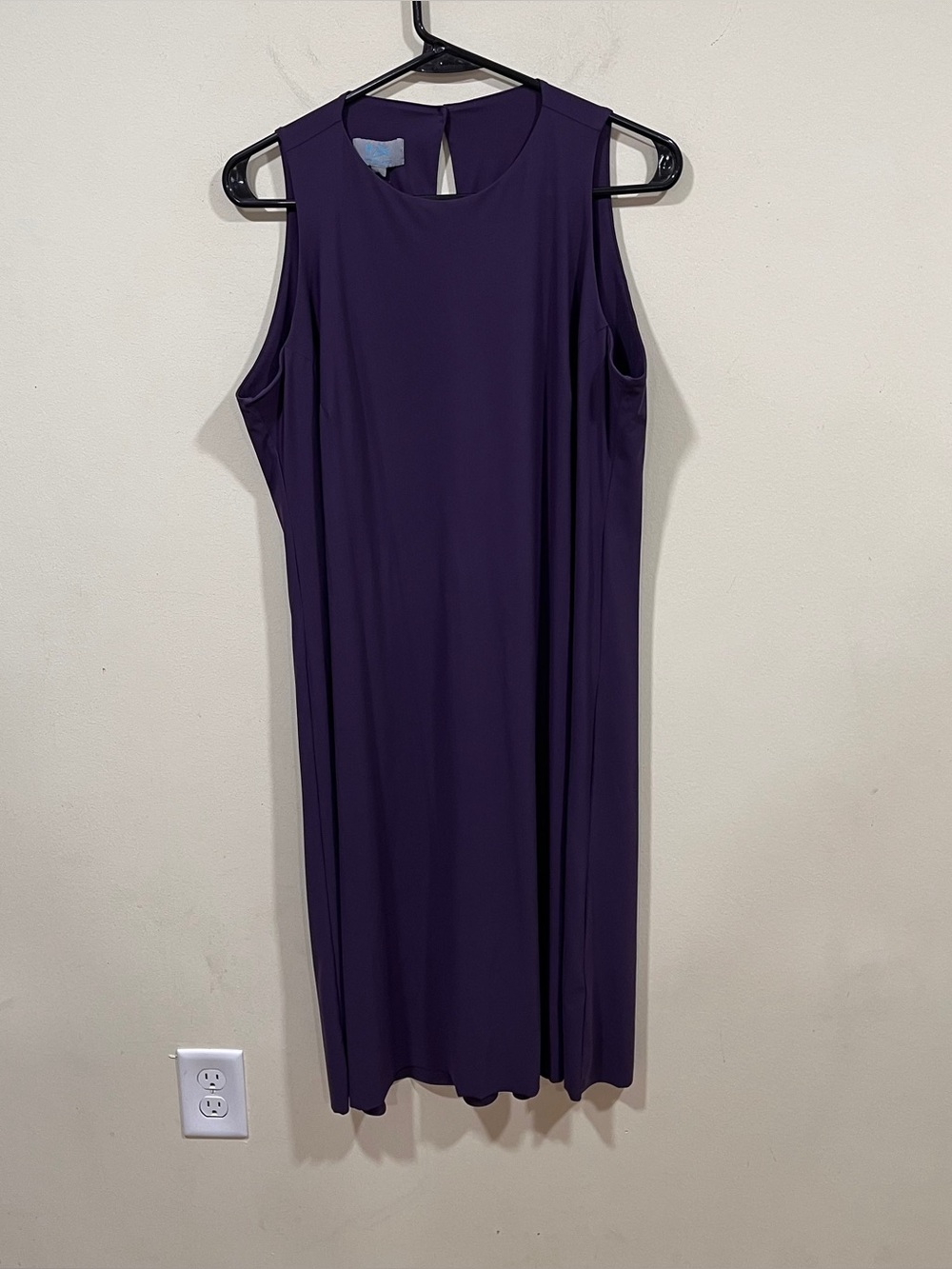 M2057 by Maria Pinto sleeveless midi dress in a size Large EUC purple